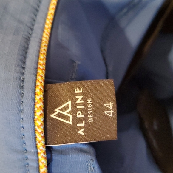 Alpine Outdoor Shorts - Picture 6 of 8